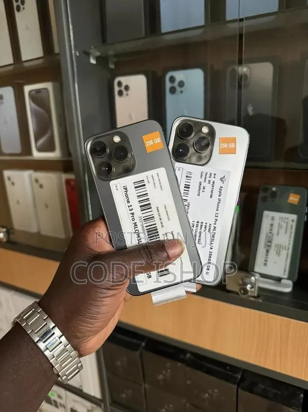 Apple iPhone 13 Pro 256 GB Black · Photo 1
