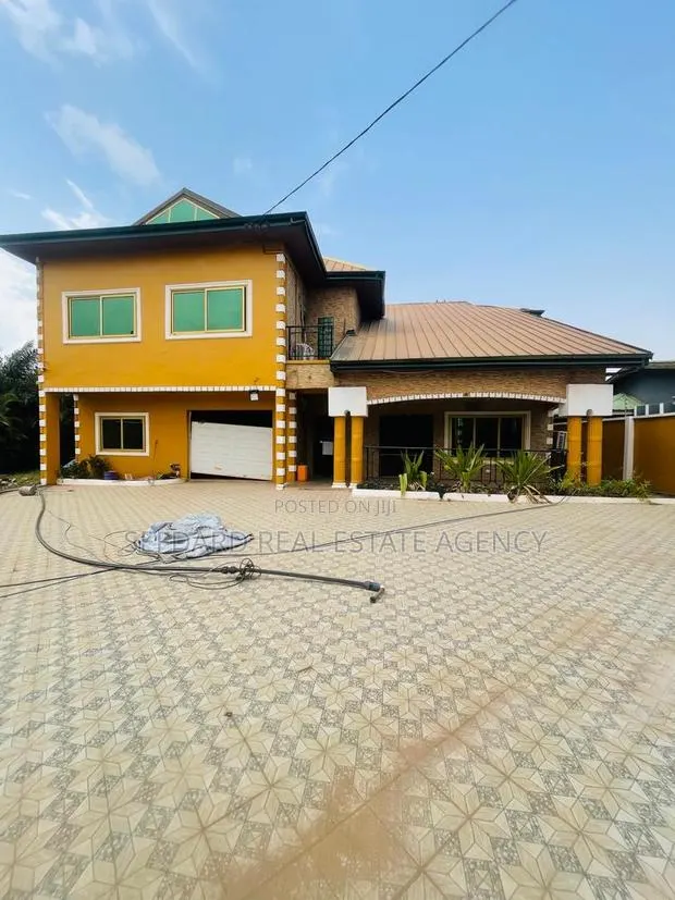 6bdrm House in Adenta for sale · Photo 1