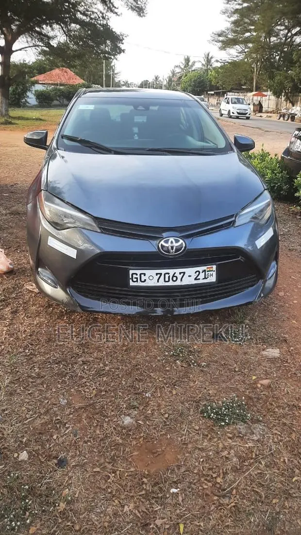 Toyota Corolla 2017 Blue · Photo 1
