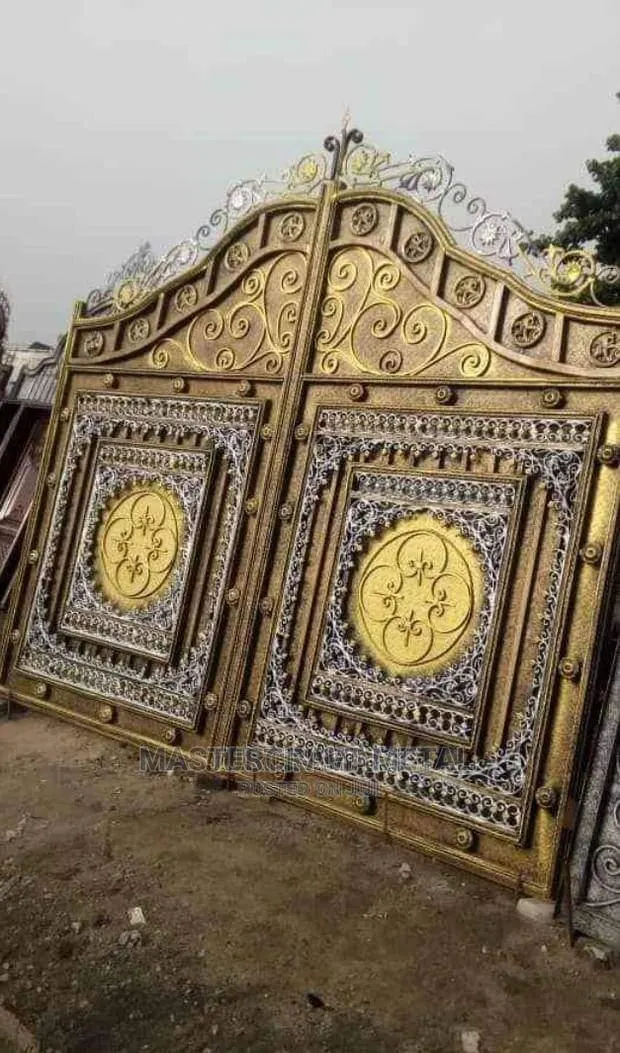 Metal Gate · Photo 1