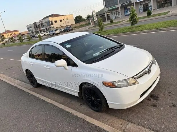 Honda Civic 2011 White · Photo 1
