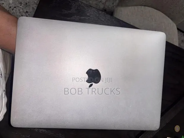 Laptop Apple MacBook Pro 2019 8GB Intel Core i5 SSD 256GB · Photo 1