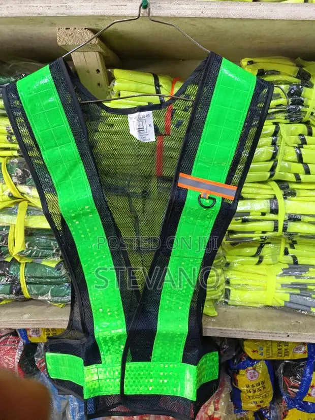 Net Reflective Vest · Photo 1