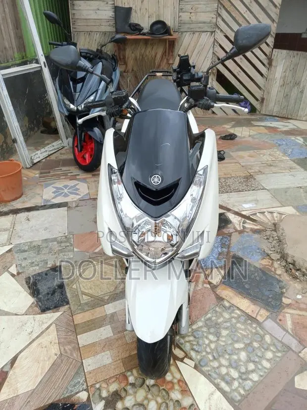 Yamaha Majesty 2023 White · Photo 1