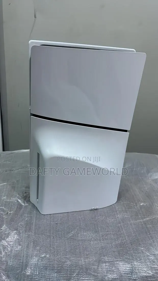 PS5 Slim Uk Used With 8 Loaded Games · Photo 1