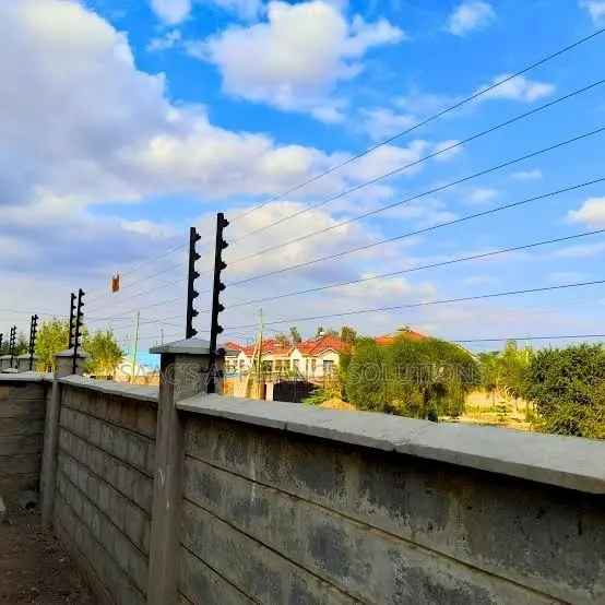 Professional Electric Fence and Gate Technician · Photo 1
