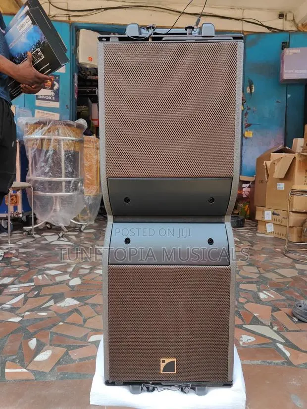 L-Acoustics Kara 210 Professional Line Array System Loudspeaker. · Photo 1