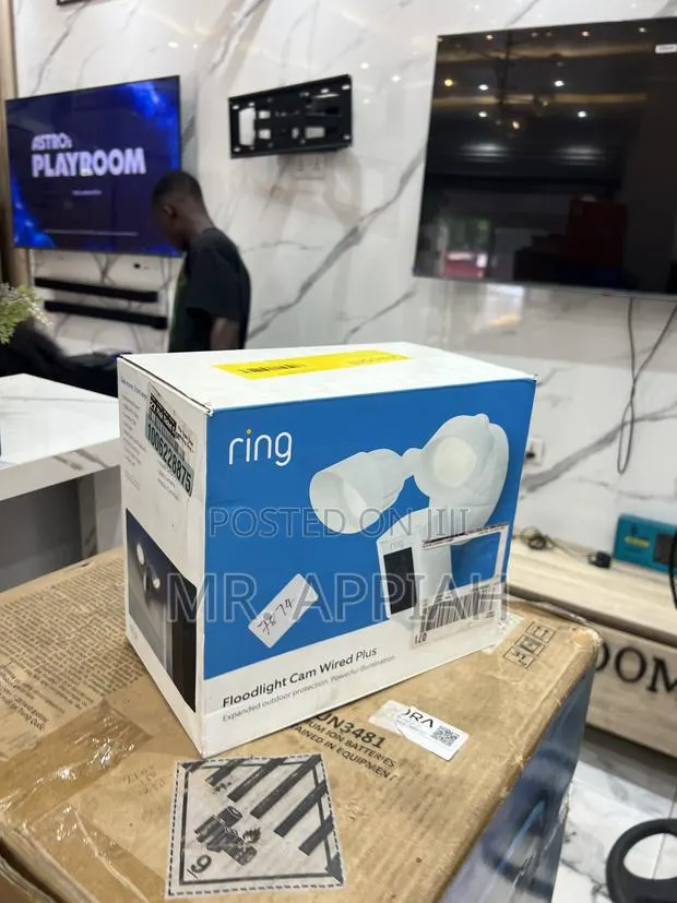 Extremely Classic Ring Floodlight Cam Wired Plus(1080p HD)White · Photo 1