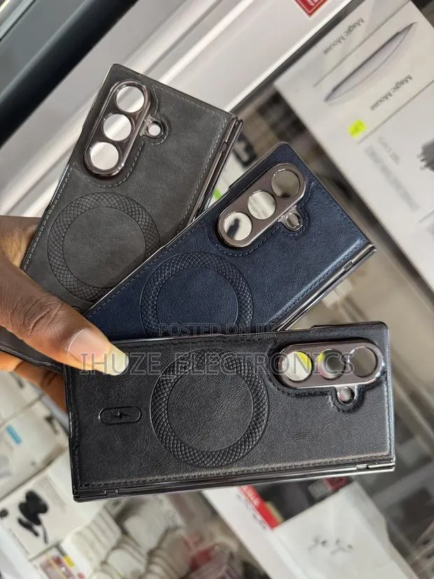 Galaxy Fold7 Premium Magsafe Cover With Card Holder · Photo 2
