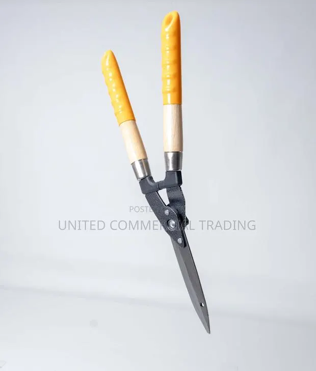 Hedge Shears With Wooden Handle · Photo 1