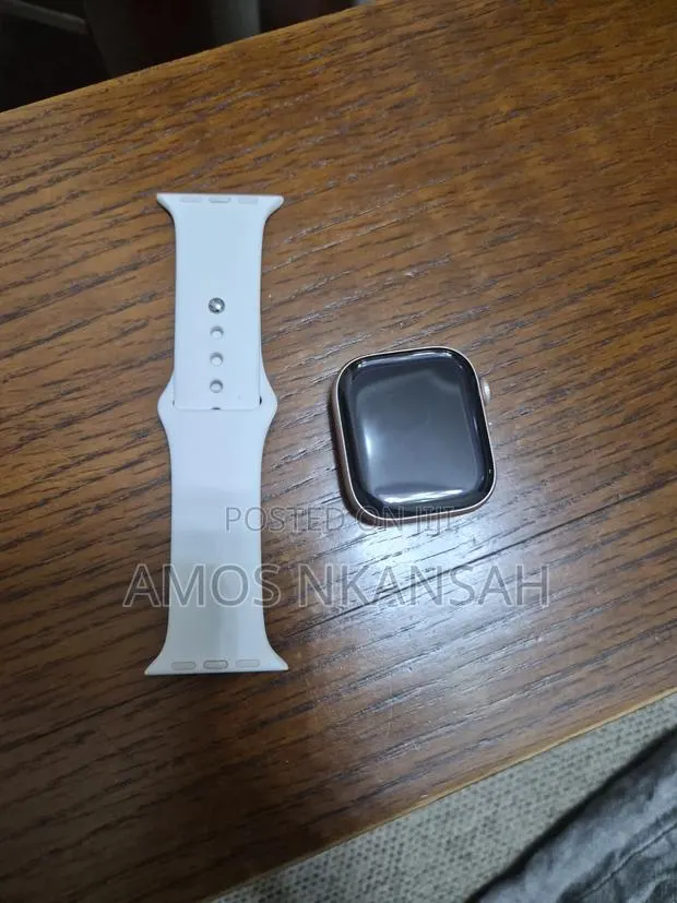 Apple Watch Series 11 42mm · Photo 1