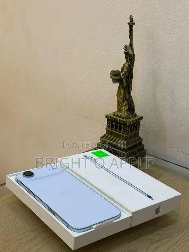 New Apple iPhone Air 256 GB White · Photo 1