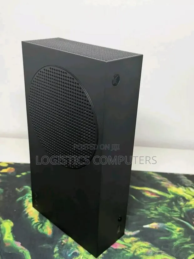 1tb Xbox Series S WTH No Game and Pad · Photo 1