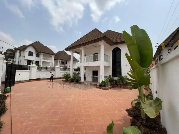 5bdrm House in Kotwi Close To, Kumasi Metropolitan for sale · Photo 1