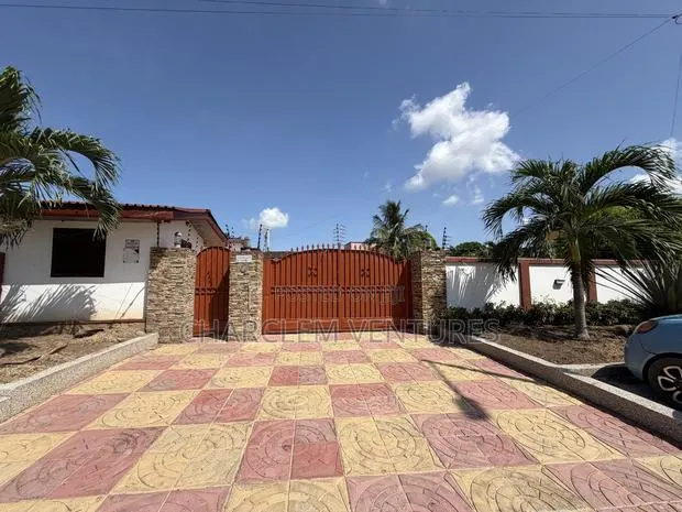 Commercial Property for Rent at Airport Area · Photo 1
