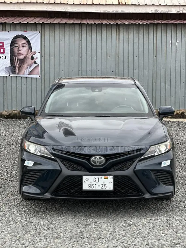 Toyota Camry SE FWD (2.5L 4cyl 8AM) 2018 Blue · Photo 1