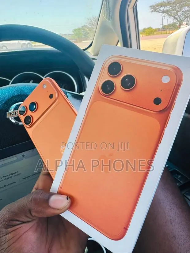 Apple iPhone 17 Pro Max 512 GB Orange · Photo 1