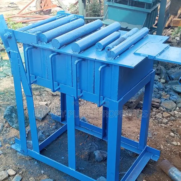Manual 4 in One Block Machine for Sale · Photo 2