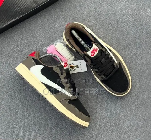 Original Air Jordan 1 Travis Scott Brown/ White · Photo 1