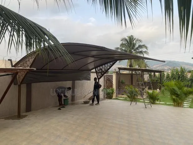 Well Decorated Car Canopy for All · Photo 1