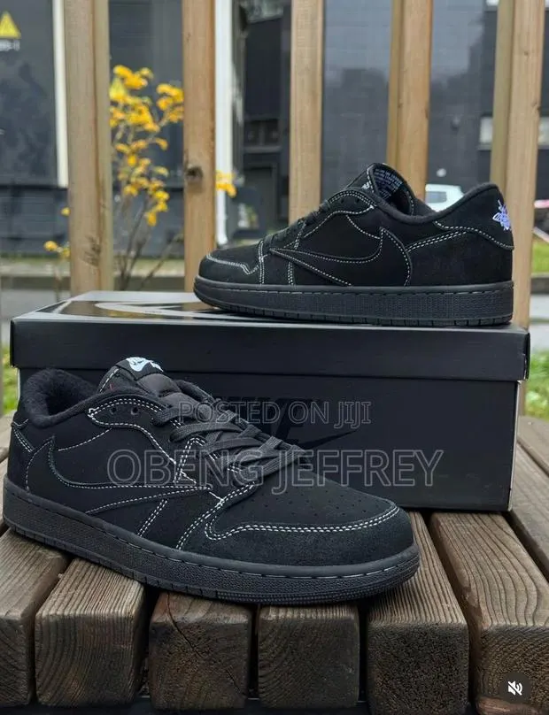 Original Air Jordan 1 Low Travis Scott Black Phantom · Photo 1