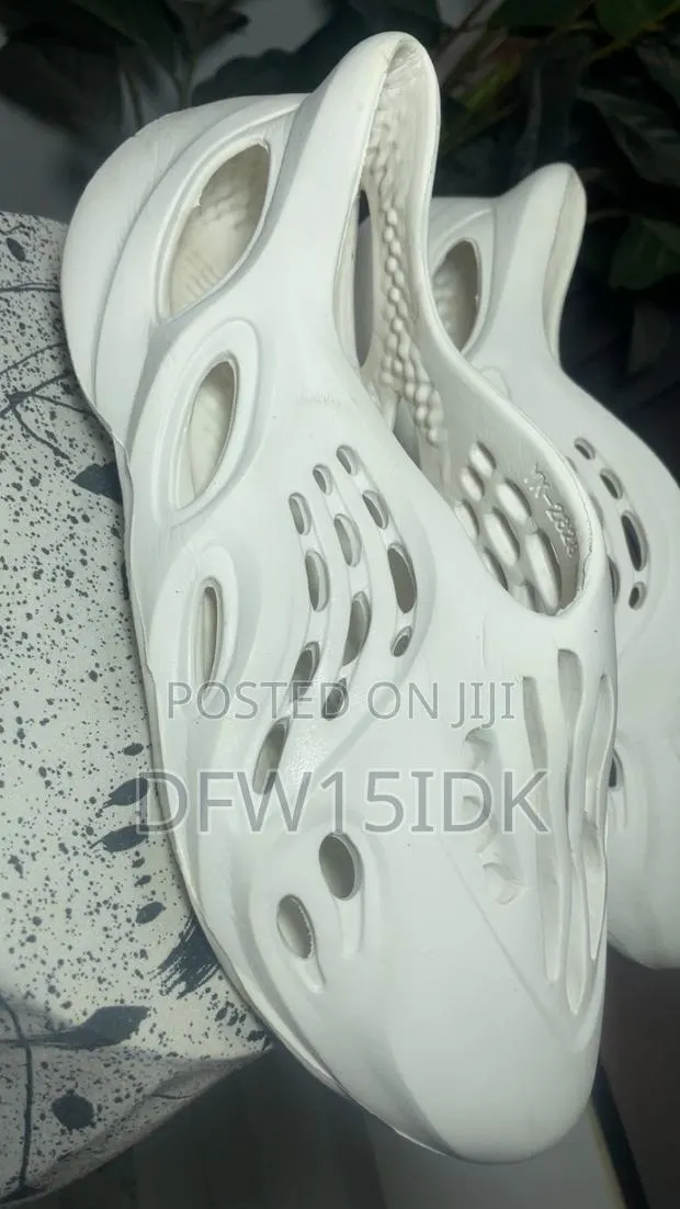 White Crocs · Photo 1