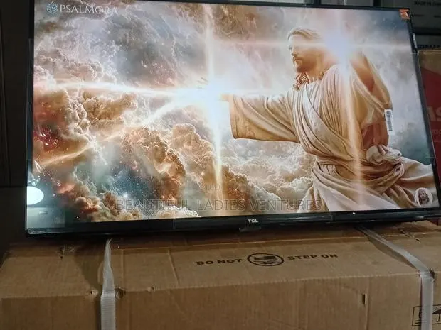 TCL 32-Inch Tv for Smart Home Entertainment · Photo 1