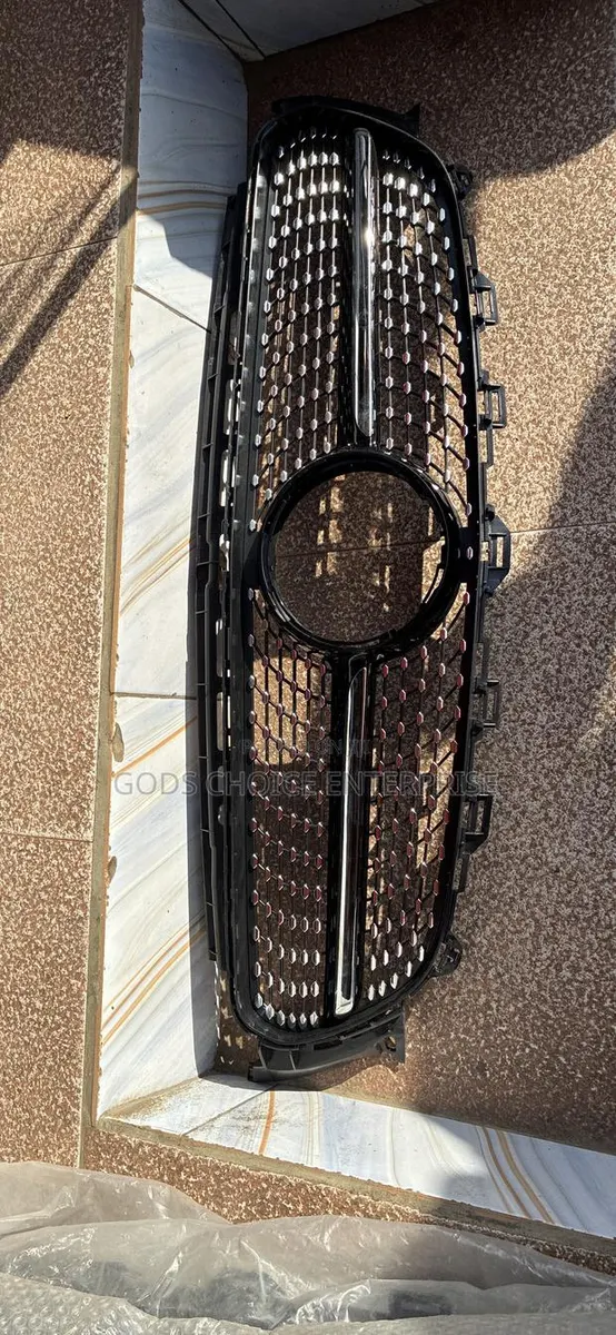 Front Grill W213(e-Class) 2016-2017-2018-2019 · Photo 1