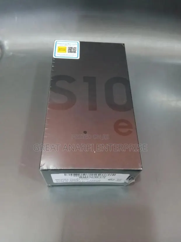 New Samsung Galaxy S10e 128 GB Black · Photo 1