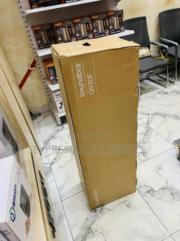 Q-Symphony Sound System Samsung With Rear Woofer Q930f · Photo 1