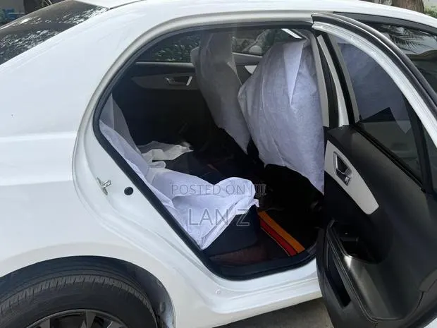 BYD Qin Plus DM-i 2022 White · Photo 1