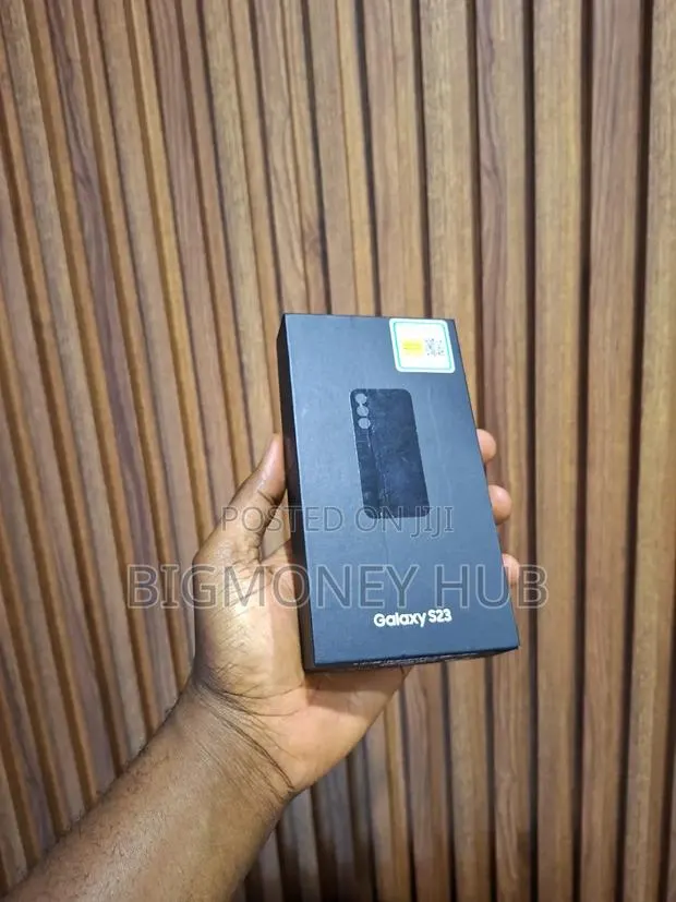 New Samsung Galaxy S23 128 GB Black · Photo 1