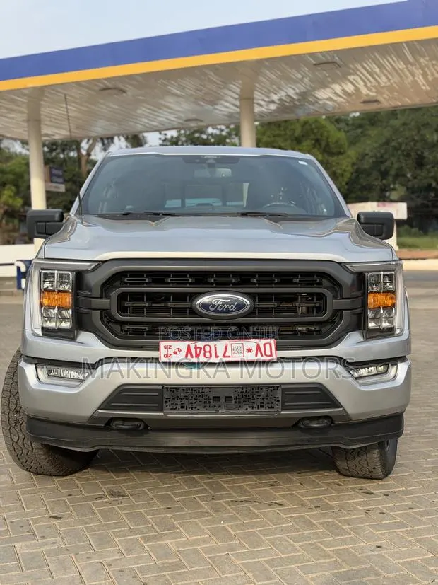 Ford F-150 XLT 2022 Silver · Photo 1