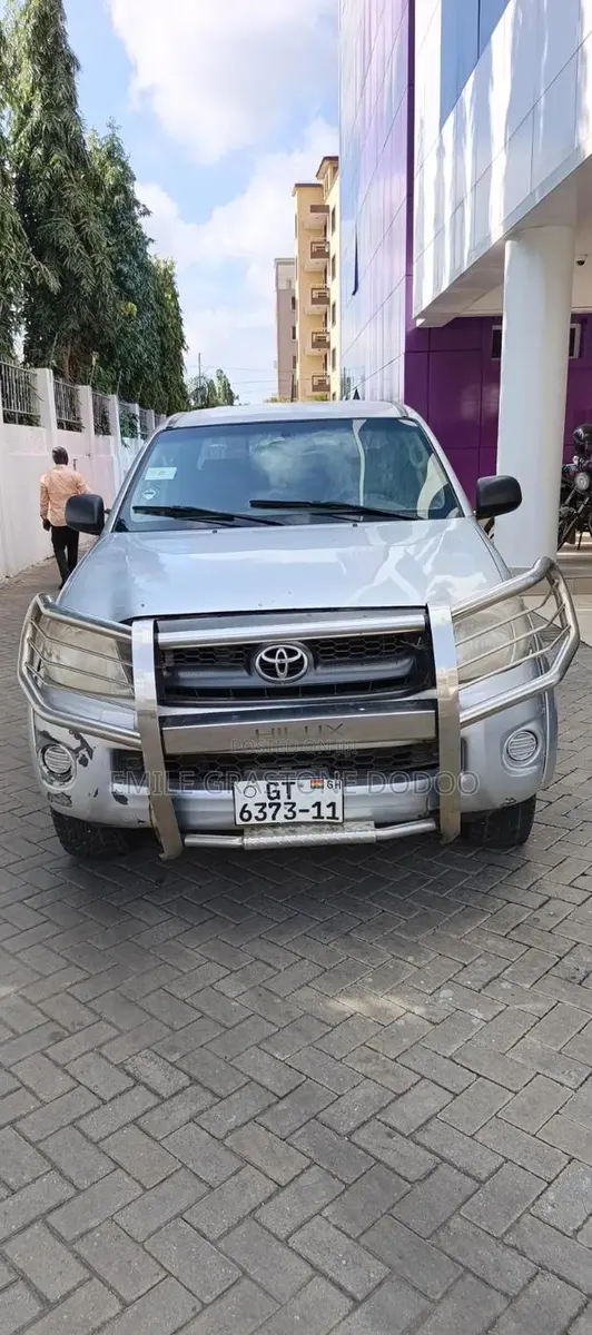 Toyota Hilux 2.7 VVT-i 4X4 SRX 2011 Silver · Photo 1