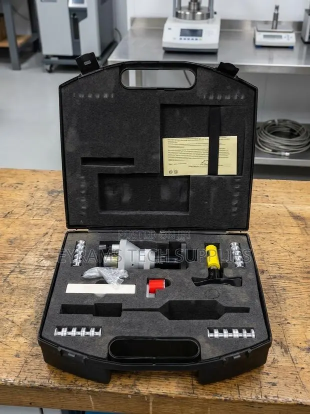Elcometer F106 Adhesion Tester Kit F106----2 · Photo 1