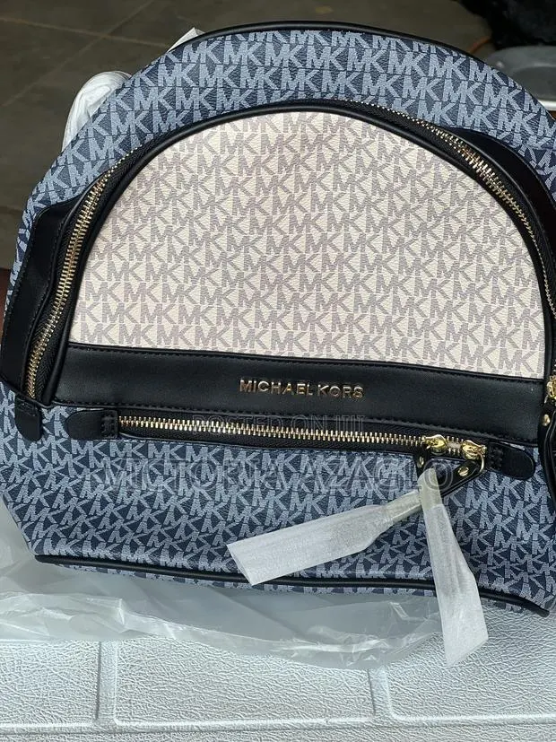 Michael Kors Authentic Bag · Photo 1