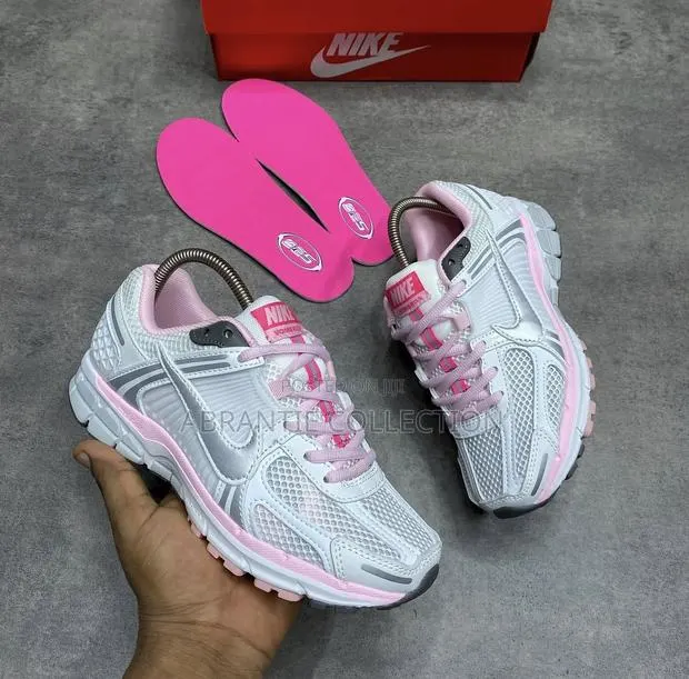 Nike Vomero 5 Pink Sneakers · Photo 1