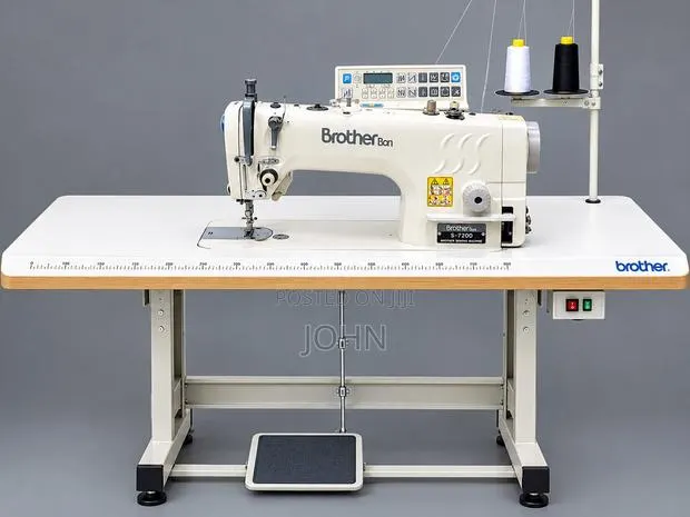 Industrial Sewing Machine · Photo 1