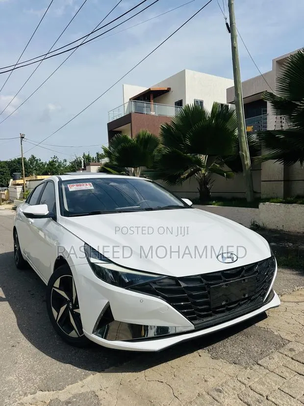 Hyundai Elantra Limited 2023 White · Photo 1