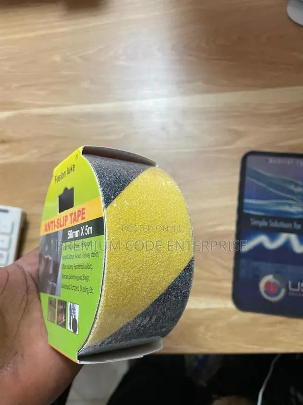 Anti-Slip Safety Tape – 50mm X 5m Black/Yellow · Photo 1