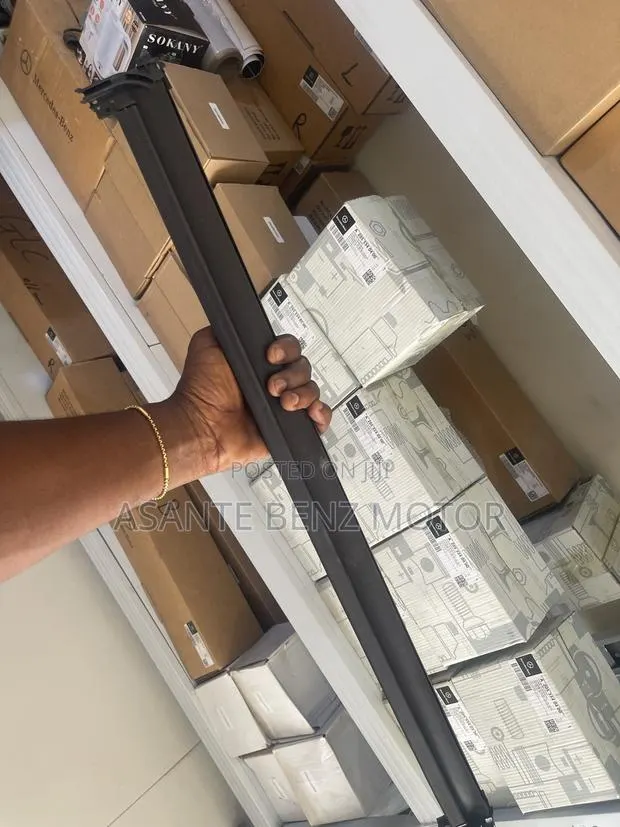 Benz C300 Sunroof Net 2015 To2020 · Photo 1