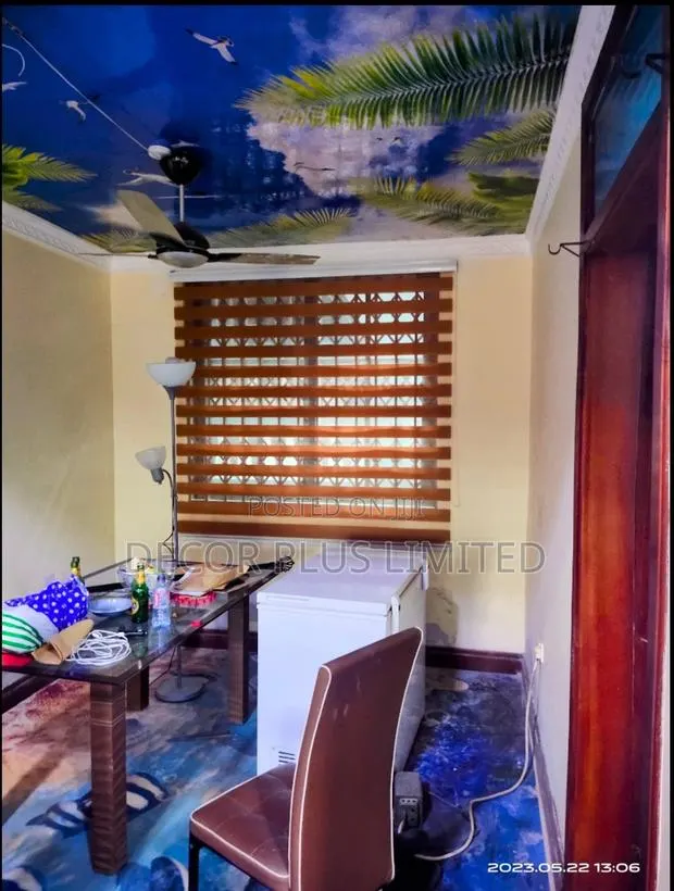 Window Blinds Installation · Photo 1