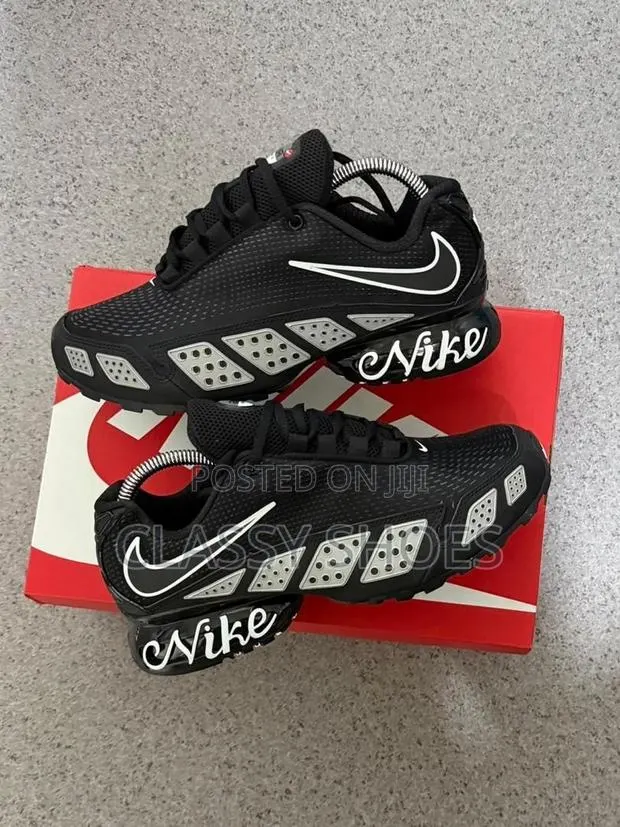 Nike Airmax Scorpion Black and White · Photo 1