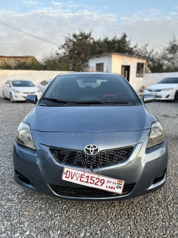 Toyota Yaris 2008 Gray · Photo 1
