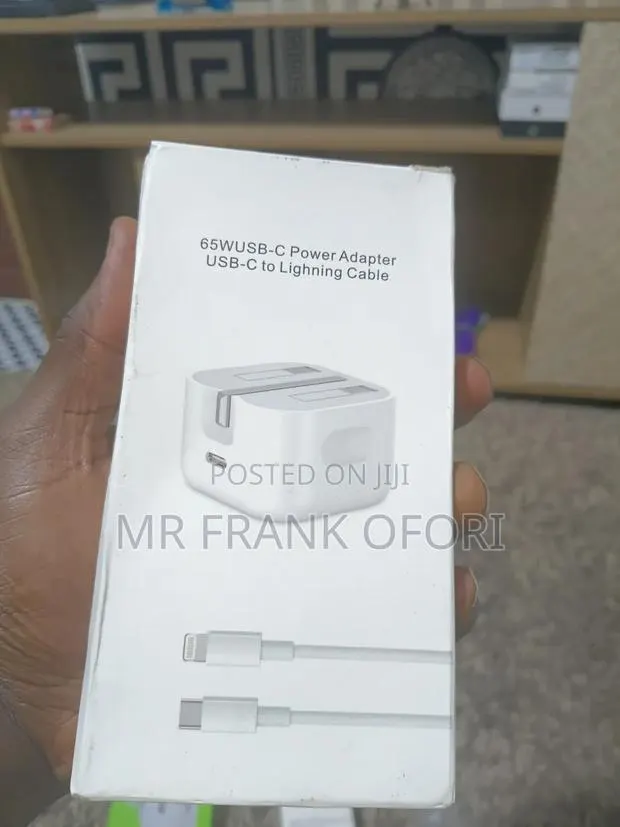 iPhone Super Fast Charger Designed to Change Phone in 30m to 100% · Photo 1