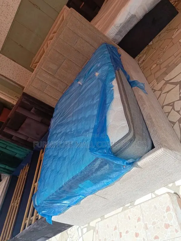 Classical Bed With Mattress. Queens. Free Delivery · Photo 1