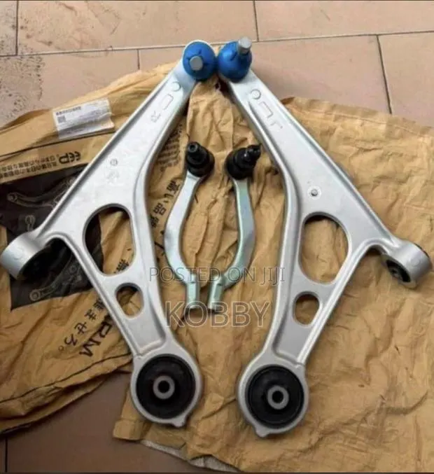 Rogue / Outlander 2021,2022,2023,2024 Lower Arm / Control Arm · Photo 1