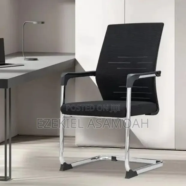 Swivel Chair or Pastor Chair · Photo 1