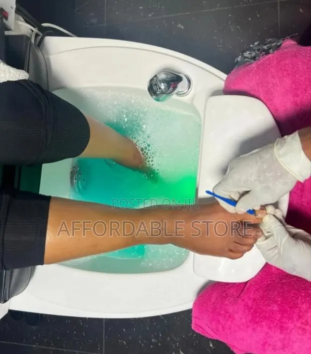 Pedicure / Manicure. Home Service · Photo 1