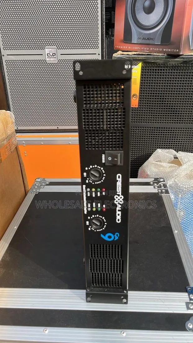 Crest Audio Mid Amplifier CA9 · Photo 1